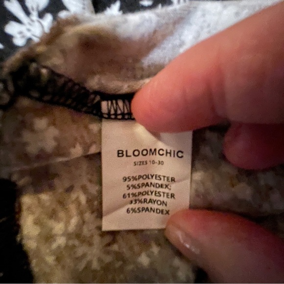 Bloomchic Size 26 Women’s Top- A Blend of Comfort and Style! P2P:26” L:33” NWOT - Picture 6 of 8